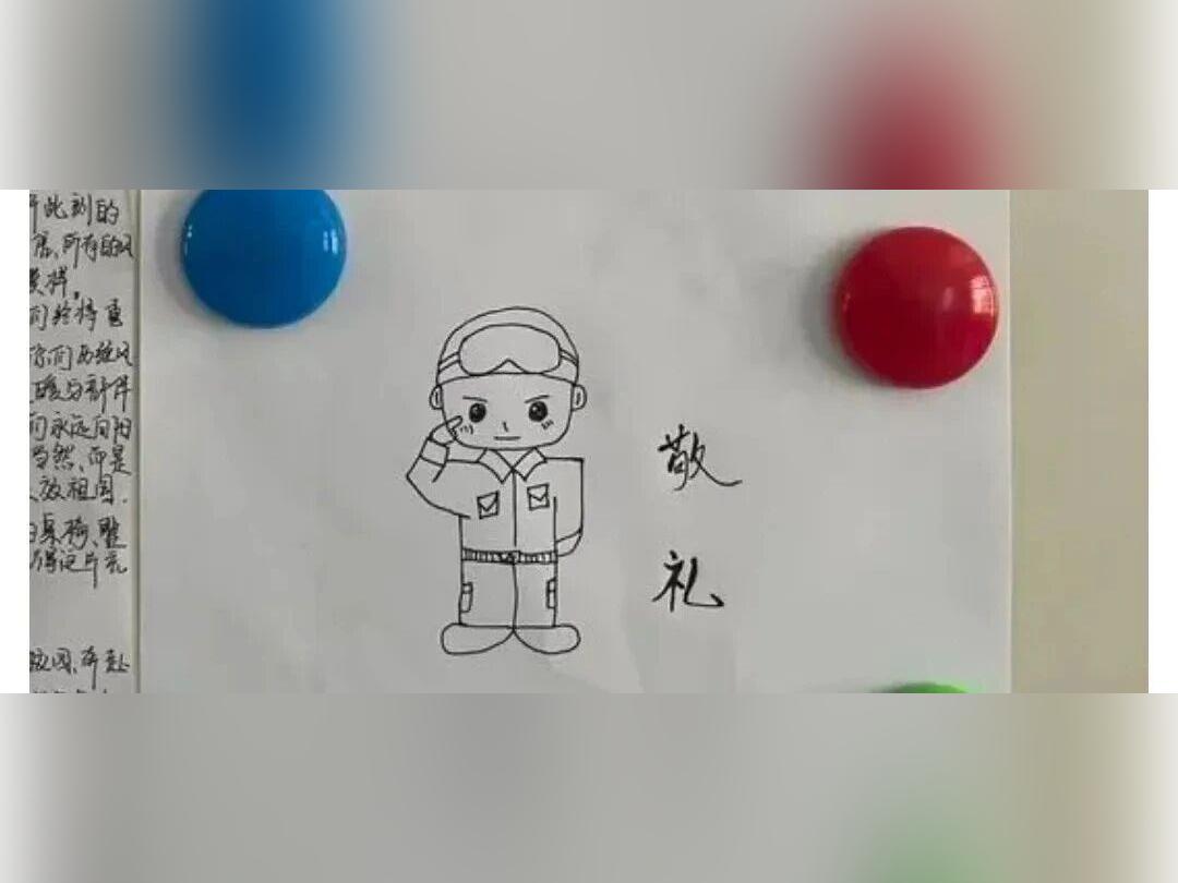 “兵哥哥”撤离前,在教室留下这些……
