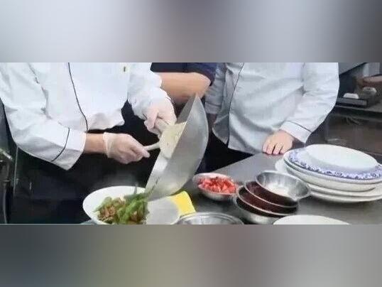 销量飙涨超200%!有快餐连锁店已用上,顾客:上菜很快,蛋香味挺浓