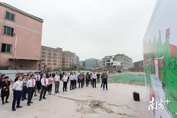 今年年初,乐从镇人大代表视察沙边村级工业园改造现场。张家铭供图 今年年初,乐从镇人大代表视察沙边村级工业园改造现场。张家铭供图