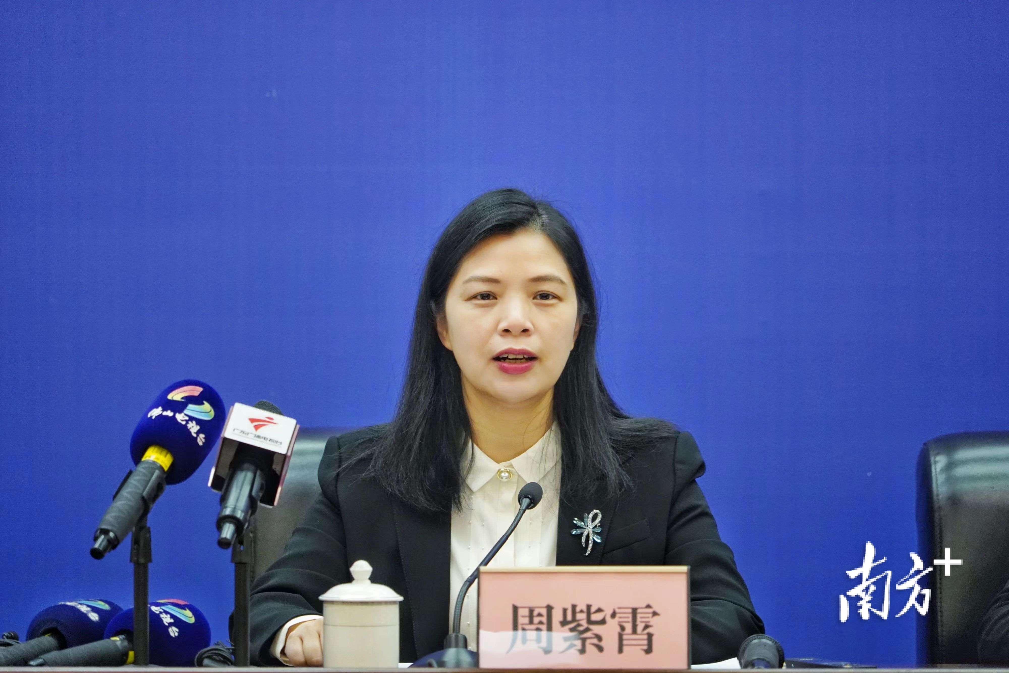 佛山市新冠感染防控指挥部副总指挥、副市长周紫霄。戴嘉信 摄