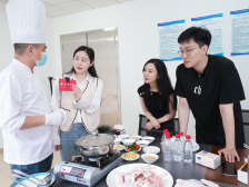 探秘舌尖上的清远鸡！看直播、学烹饪、品靓鸡！