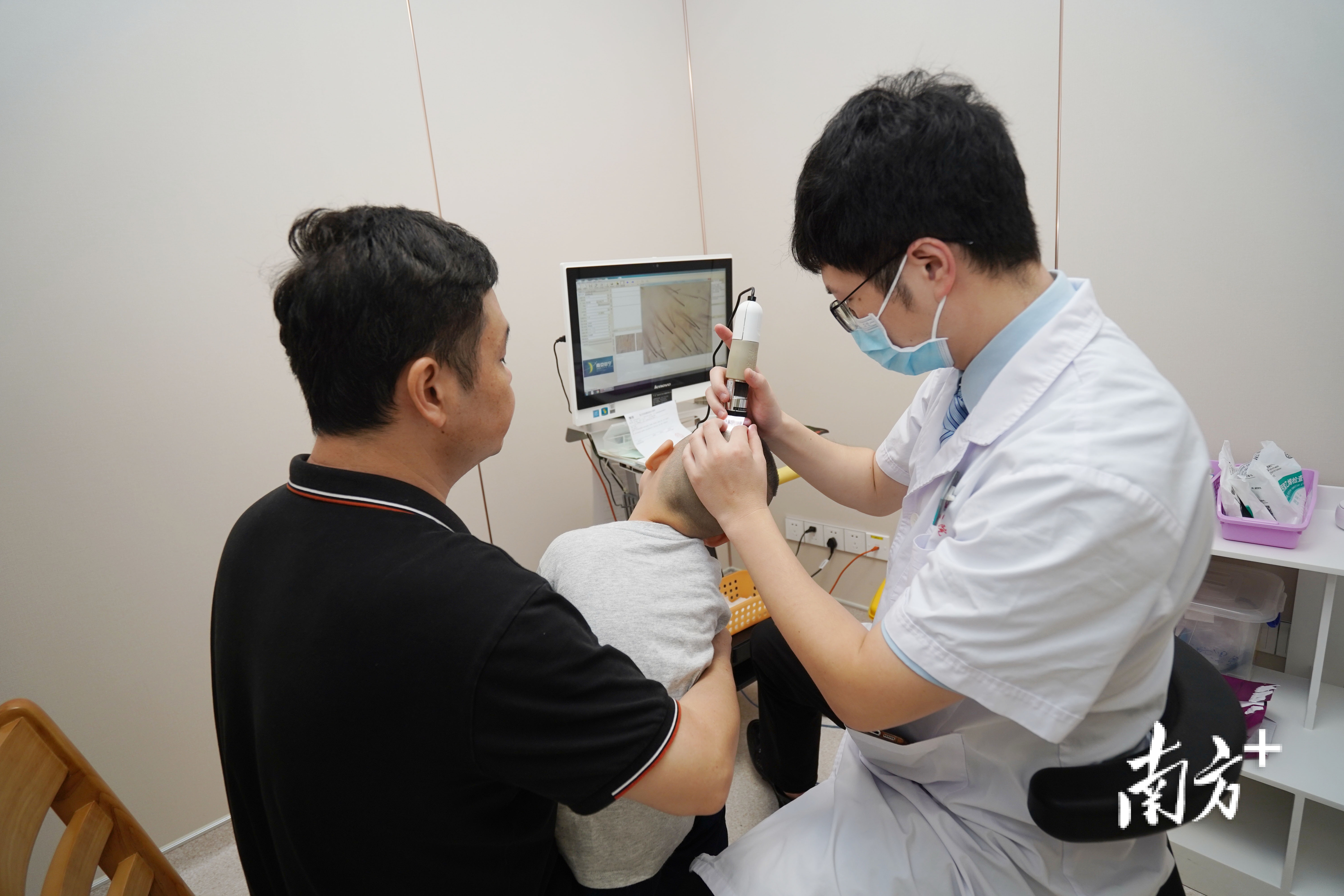 2022年，佛山市市域内就诊率保持在99%左右，市域内住院率保持在95%左右。戴嘉信 摄&nbsp;