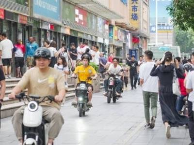 电费8毛服务费却超8元！深圳电单车遭遇“充电刺客”｜关注3·15