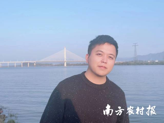 黄杰从英德市来到水头镇工作。 