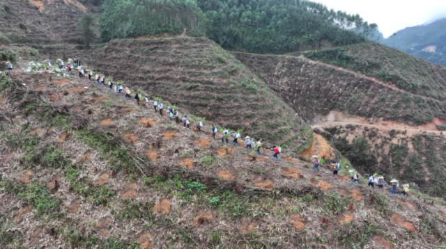 白云北还是机场广州场南是机