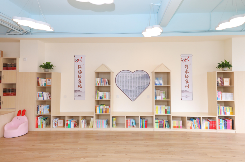 近万名市民参与“无负今日”城市书房暨博富公益“悦读馆”(蓬江区妇女儿童服务站馆)捐建。 近万名市民参与“无负今日”城市书房暨博富公益“悦读馆”(蓬江区妇女儿童服务站馆)捐建。