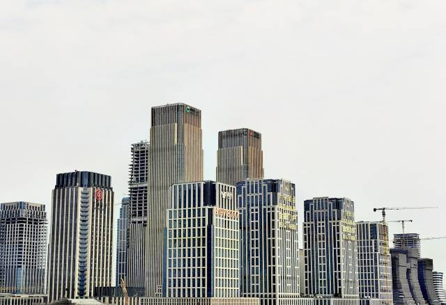 北上广深多次松绑限购后,楼市迎来春暖花开? - 新闻频道 - 中山网