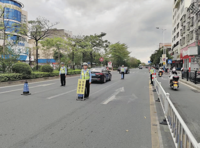 清明期间，惠州公安交警部门严查各类交通违法，保障群众平安顺畅出行。