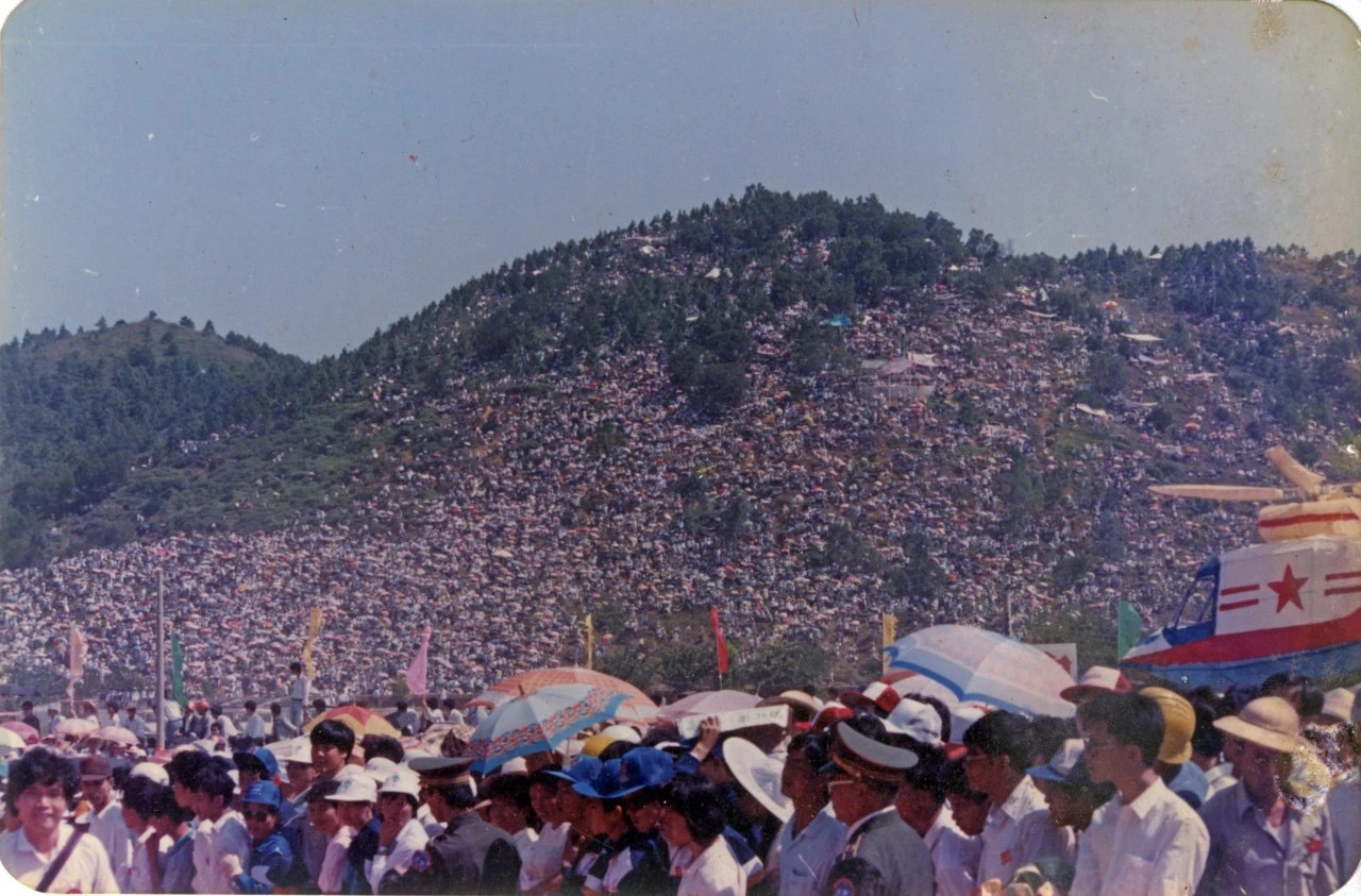 1990年阳江市风筝节的场面。