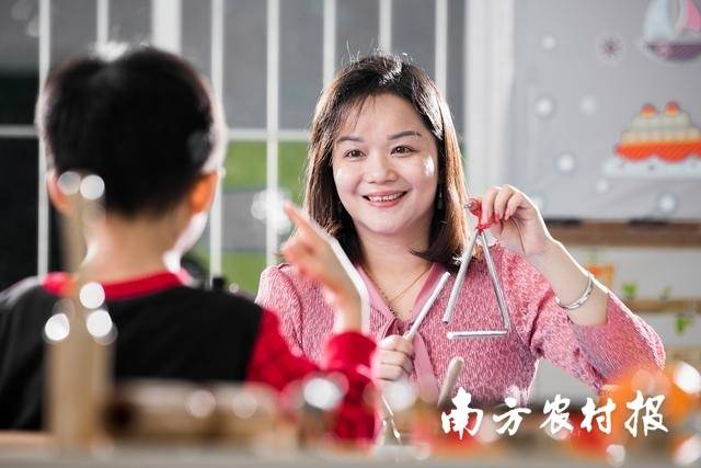 深圳“爱心妈妈”伍雪玲。 深圳“爱心妈妈”伍雪玲。