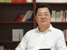 陈智武：阅读如同长跑，能使人保持体能和健康｜东莞城市书单