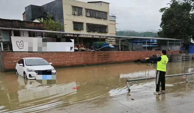 中华财险肇庆中心支公司部署防灾救援工作，开启快速理赔通道。