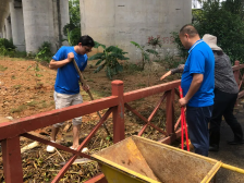 暴雨过后，他们全力保障快递运输