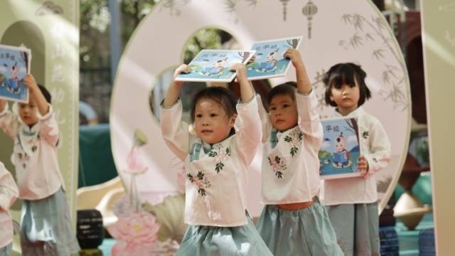 少年儿童科普阅读论坛在广州举行