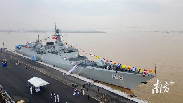人民海军成立75周年纪念日，广州舰回到了娘家