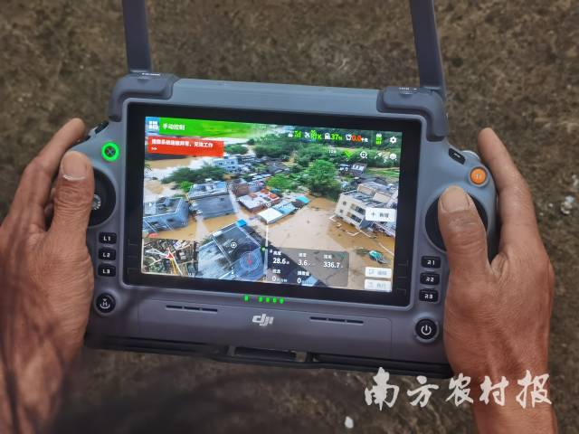 封开供销农服巧用无人机为村民配送物资 封开供销农服巧用无人机为村民配送物资