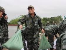 向他们致敬，坚守防汛最前线的广东民兵