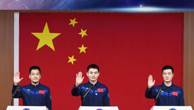 今日热搜丨神舟十八号，出征！