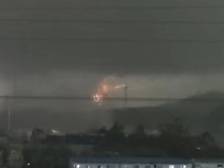 广州白云一厂房被吹翻，当地称正统计受灾情况！抢险队伍出动