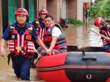 防汛关键时刻！梅州五华出动无人机为受困群众送药