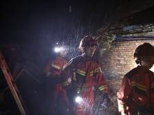 视频 | 现场直击！白云遭遇强龙卷风，深夜暴雨持续实施救援