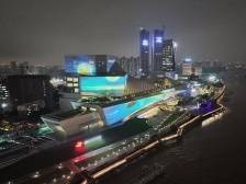 灯光文艺秀绽放珠江畔！白鹅潭大湾区艺术中心正式启用