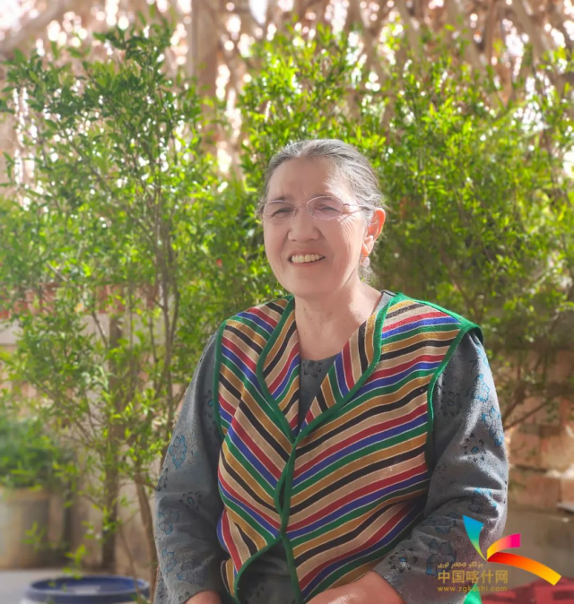 自信的笑容，是对未来的坚定信念。喀什地区融媒体 记者李俊梅 摄