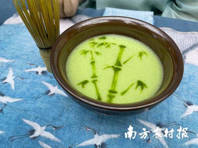 以仿宋代點(diǎn)茶方式享用貴茶公司生產(chǎn)的抹茶,。