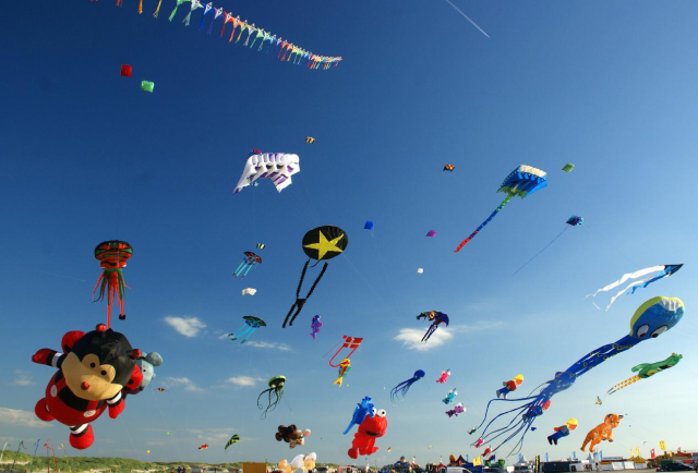 “越秀·田园牧歌”放风筝活动。