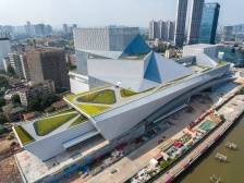 白鹅潭大湾区艺术中心“五一”秀不停