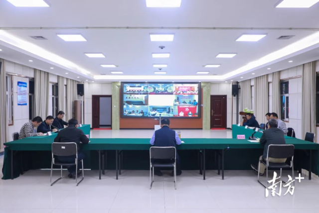 广东省对口支援新疆工作前方指挥部举行粤新“红棉讲堂”。