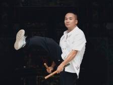 槌响舞起！34岁总教练和他的英歌队｜小城故事·县城里的年轻人⑦