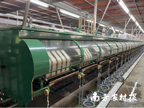 云浮市桂和繭絲綢有限公司生絲復(fù)搖機(jī)