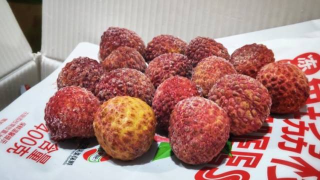 冻眠了10个月的荔枝，能吃吗？好吃吗？怎么吃？