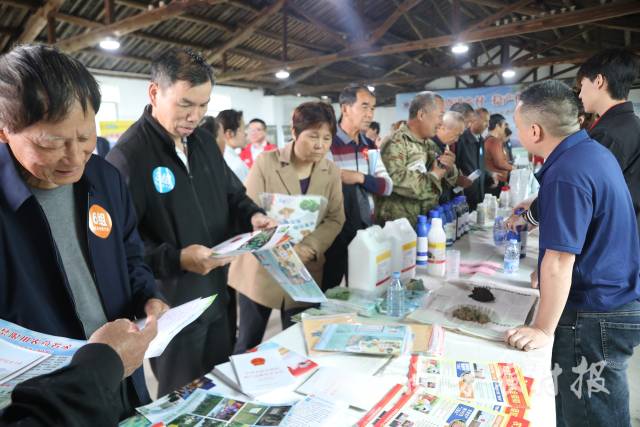 福州市放心农资下乡活动现场 福州市放心农资下乡活动现场