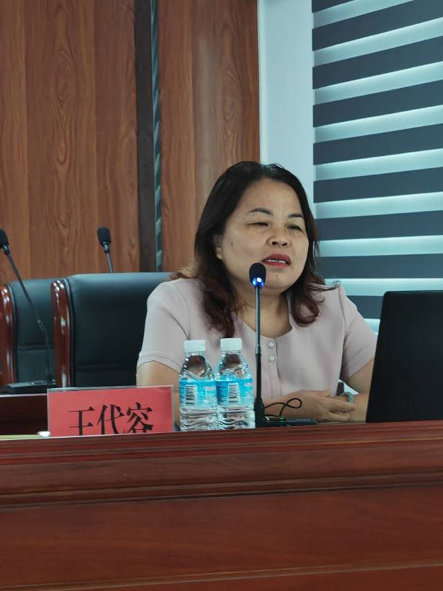 省农科院环境园艺所研究员王代容