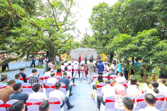 四海賓客歡聚茂南祿段古荔園車田園,。