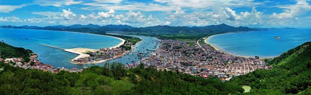 惠东县双月湾，山海资源先天优异。