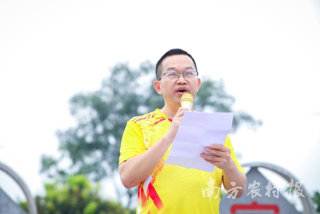烏塘鎮(zhèn)黨委書記洪文澤
