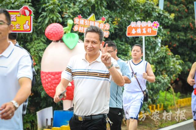 各地代表隊暢游荔街