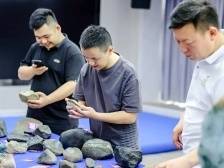 展示玉石文化魅力，文博会三联水晶玉石文化村分会场开幕