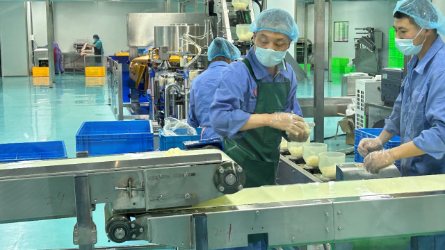 陕西杂八得食品有限公司生产车间。