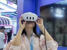 与Sora同架构，这款AI大模型不只会“吟诗作画”｜文博会上新