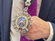 爱丁堡市市长徽章长啥样？镶200颗钻石，闪闪发光！