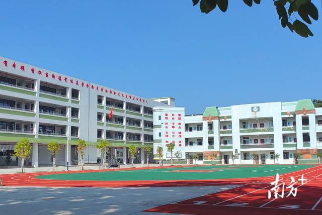 接下来,潮州将继续推动18个学校重点项目建设,确保年底前10个项目竣工