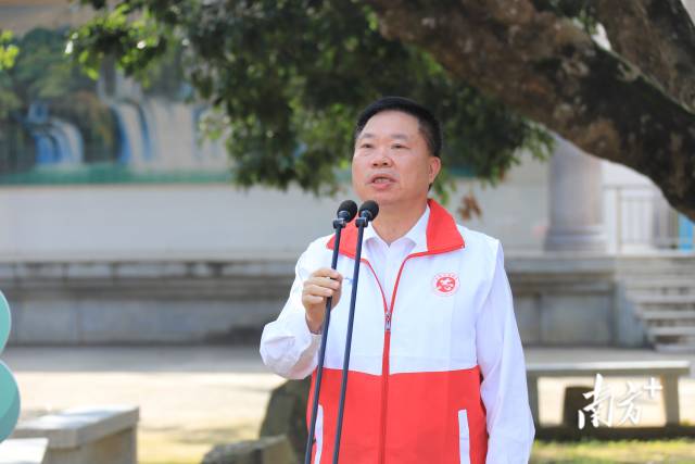 深圳市委社会工作部部长、市委“两新”工委书记何奕飞