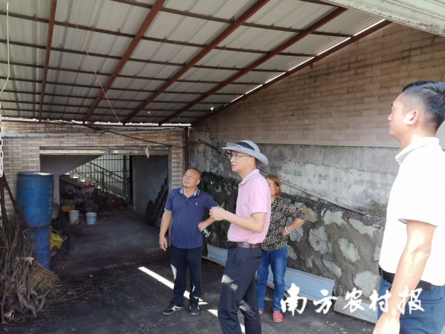 工作人员深入摸排问题点位了解情况。