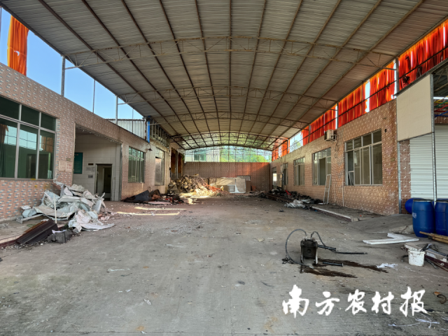 原本位于道路两旁的废品回收站将统一搬往集中安置点。