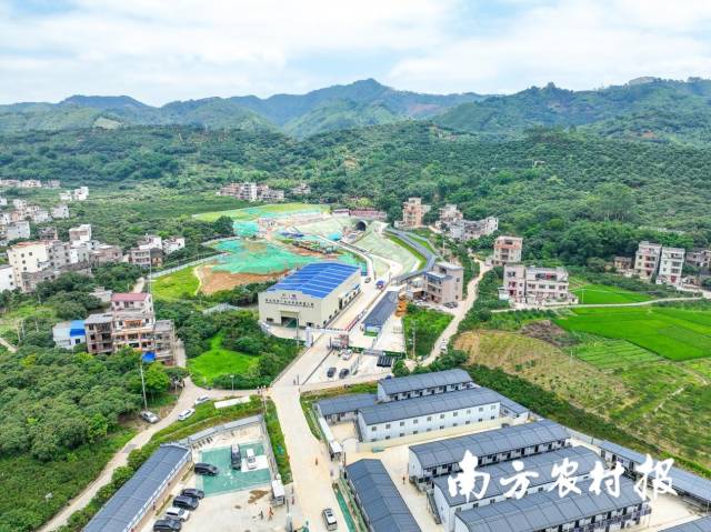 15个工区已全部进行主体工程施工，工程方将以“满弓”状态全力冲刺，有序推进项目建设。 