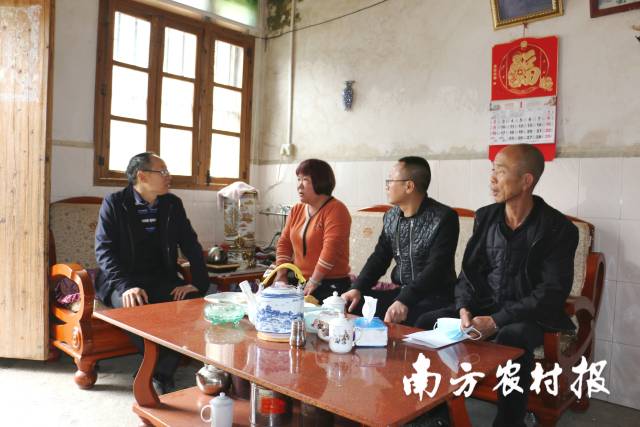 广东省人力资源和社会保障厅、广发银行驻潮州市饶平县上饶镇帮镇扶村工作队入户调研。